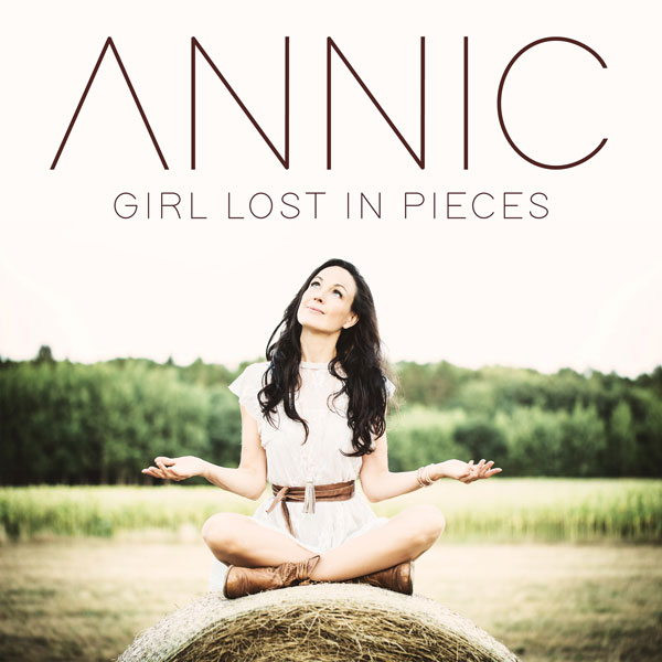 Annic-Girl-lost-in-pieces